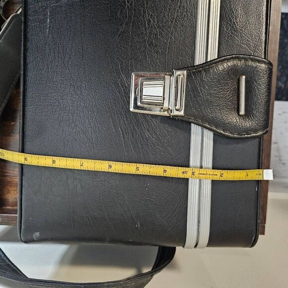 Unbranded Large Black Hard Shell Vintage Leather Camera Case / Holder w/ Strap - Picture 9 of 9